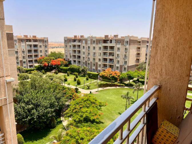 شقه للبيع كاش بمدينتي بتشطيبات سوبر لوكس 96متر في الb7